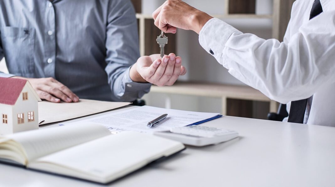 How To Sell The Property By Online Public Auction House Decorin